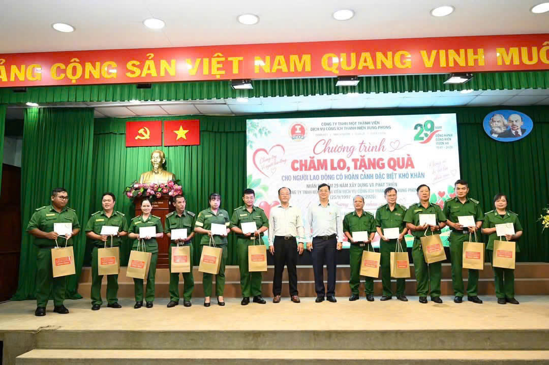Lãnh đạo Công ty và Công đoàn cơ sở Công ty tổ chức chăm lo cho đoàn viên, người lao động có hoàn cảnh đặc biệt khó khăn nhân kỷ niệm 29 năm xây dựng và phát triển Công ty TNHH một thành viên Dịch vụ công ích Thanh niên xung phong (25/9/1997-25/9/202