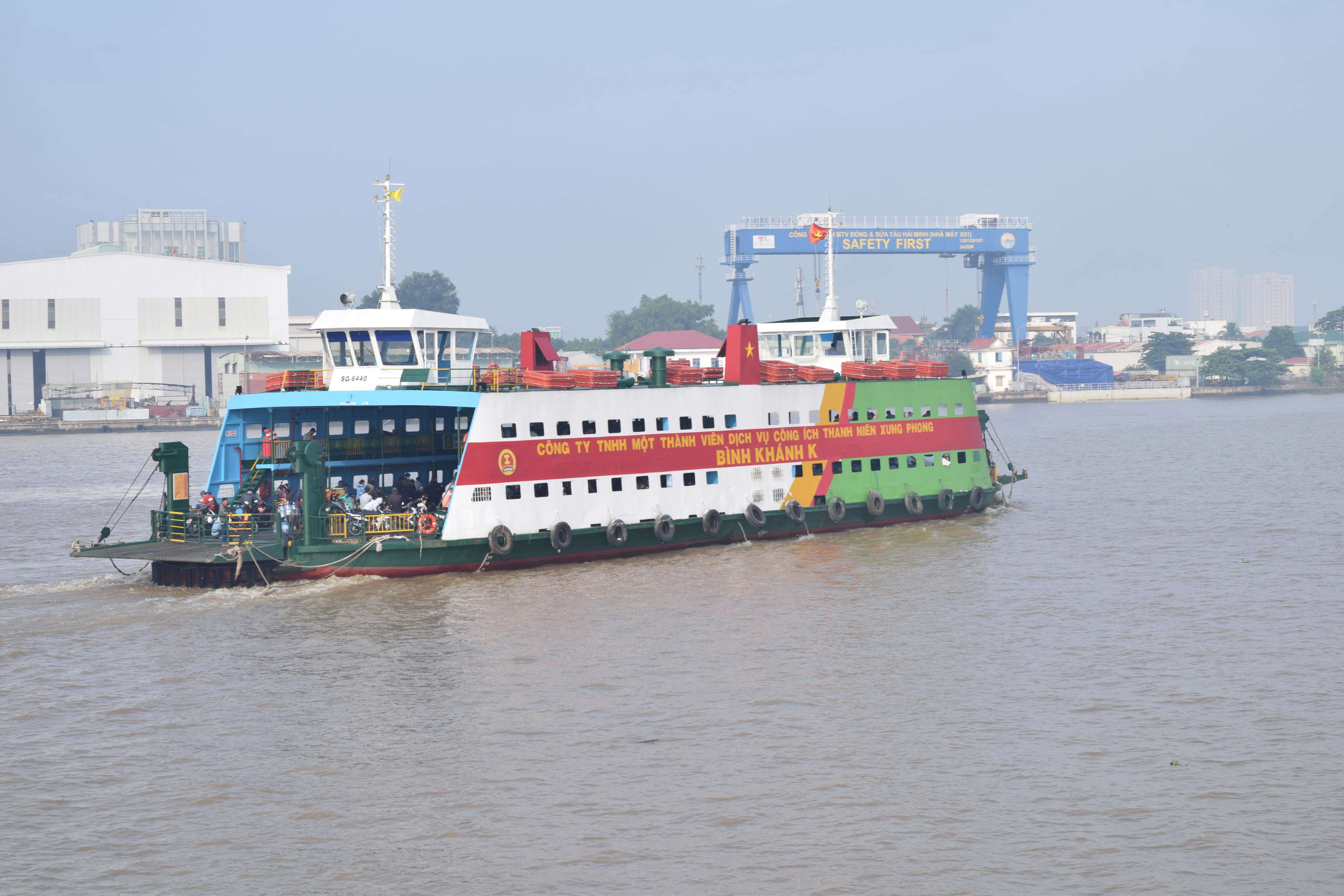 Hoạt động quản lý và vận hành bến phà Bình Khánh và Cát Lái