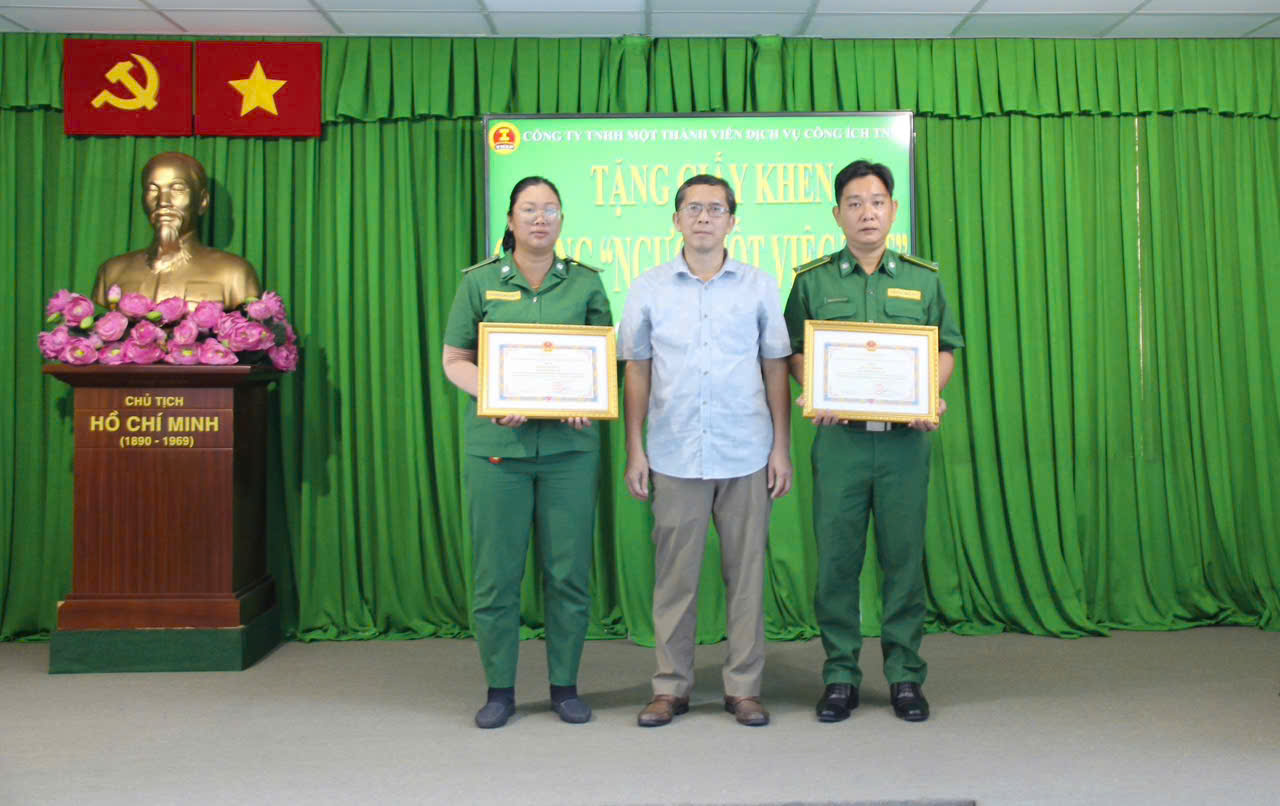Xí nghiệp Dịch vụ công cộng thuộc Công ty TNHH một thành viên Dịch vụ công ích Thanh niên xung phong tuyên dương gương Người tốt – Việc tốt